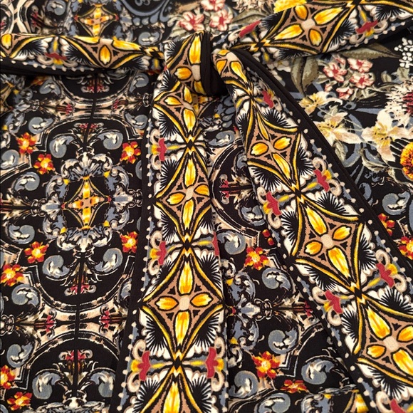 White House Black Market Elegant Black Top, Tie Waist, Polyester Blend, L - Picture 3 of 8